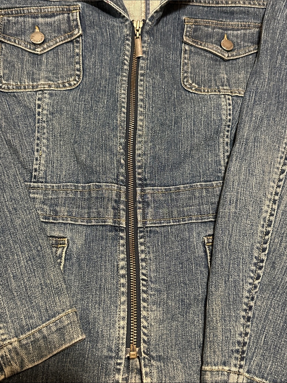 Liz Claiborne Women's Denim zip Jacket - Picture 4 of 17